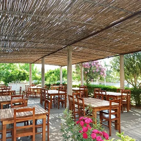 Restorant And Rooms Natyra Zvernec Vlore